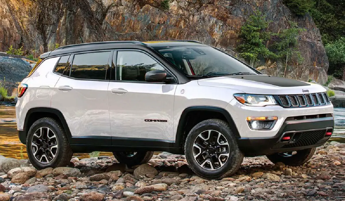 Jeep - Compass Longitude (O) - Luxury Car Rentals - Preowned Luxury Car - Exclusive Concierge Club.webp
